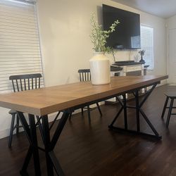 Dinning Table 