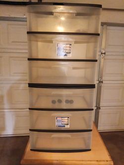 2 Sterillite drawer carts   10.00 total of 6 drawers