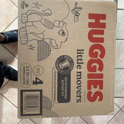 Huggies Size 4 Diapers 140 Count 