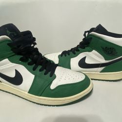 Air Jordan’s Mid