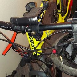 Mens Large Size Talon 3 Mountain Bike by Giant