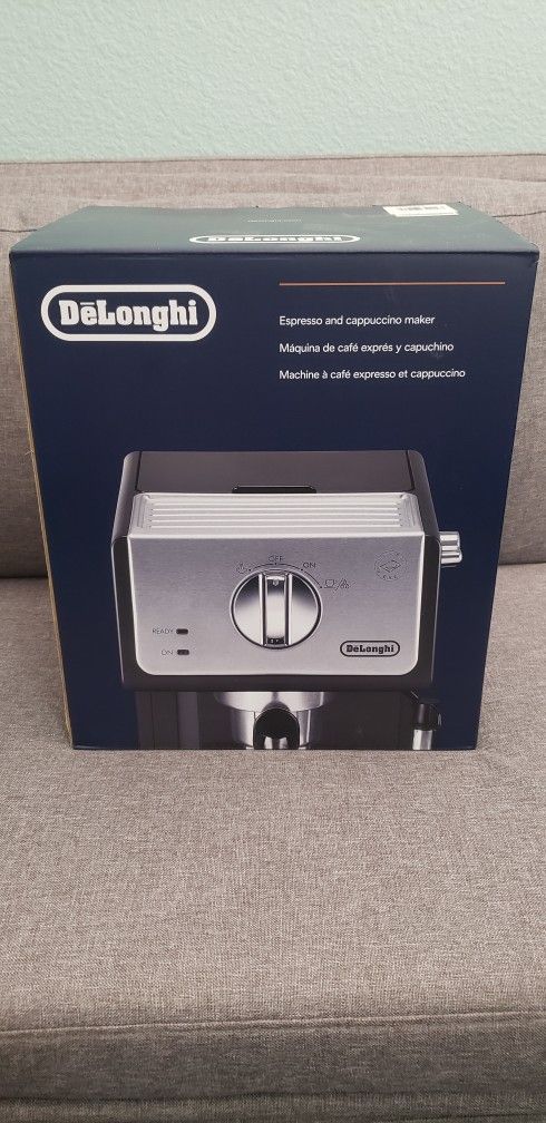 De'Longhi 15-Bar Pump Espresso And Cappuccino Machine