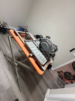 Tile cutting saw