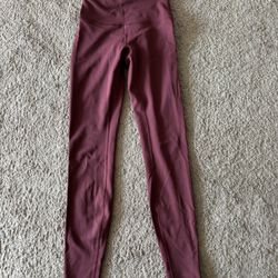 Women’s Lululemon Maroon Leggings Size 4