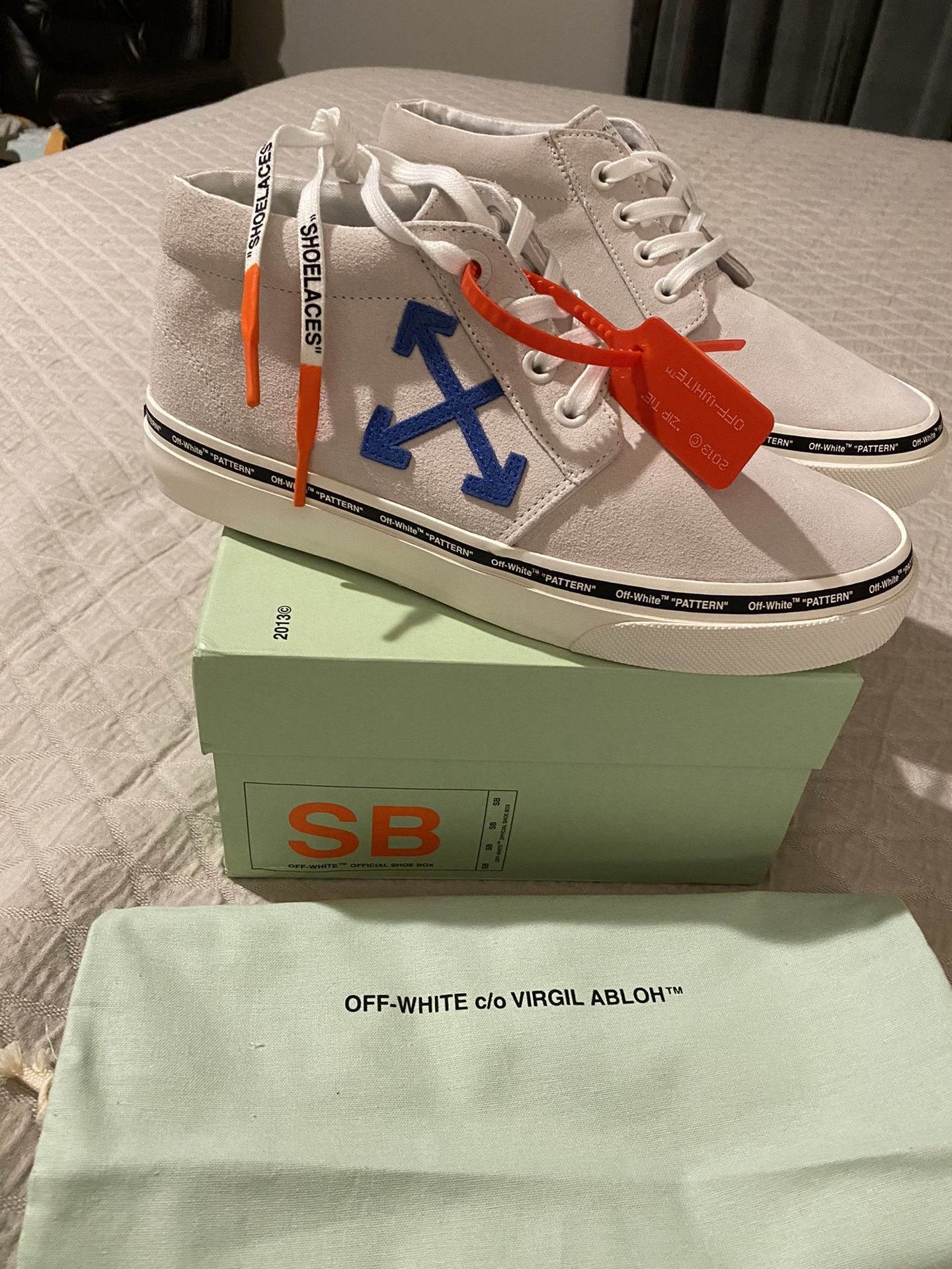 Brand New Off-White Skate Low Top Sneakers Size 10 US/43