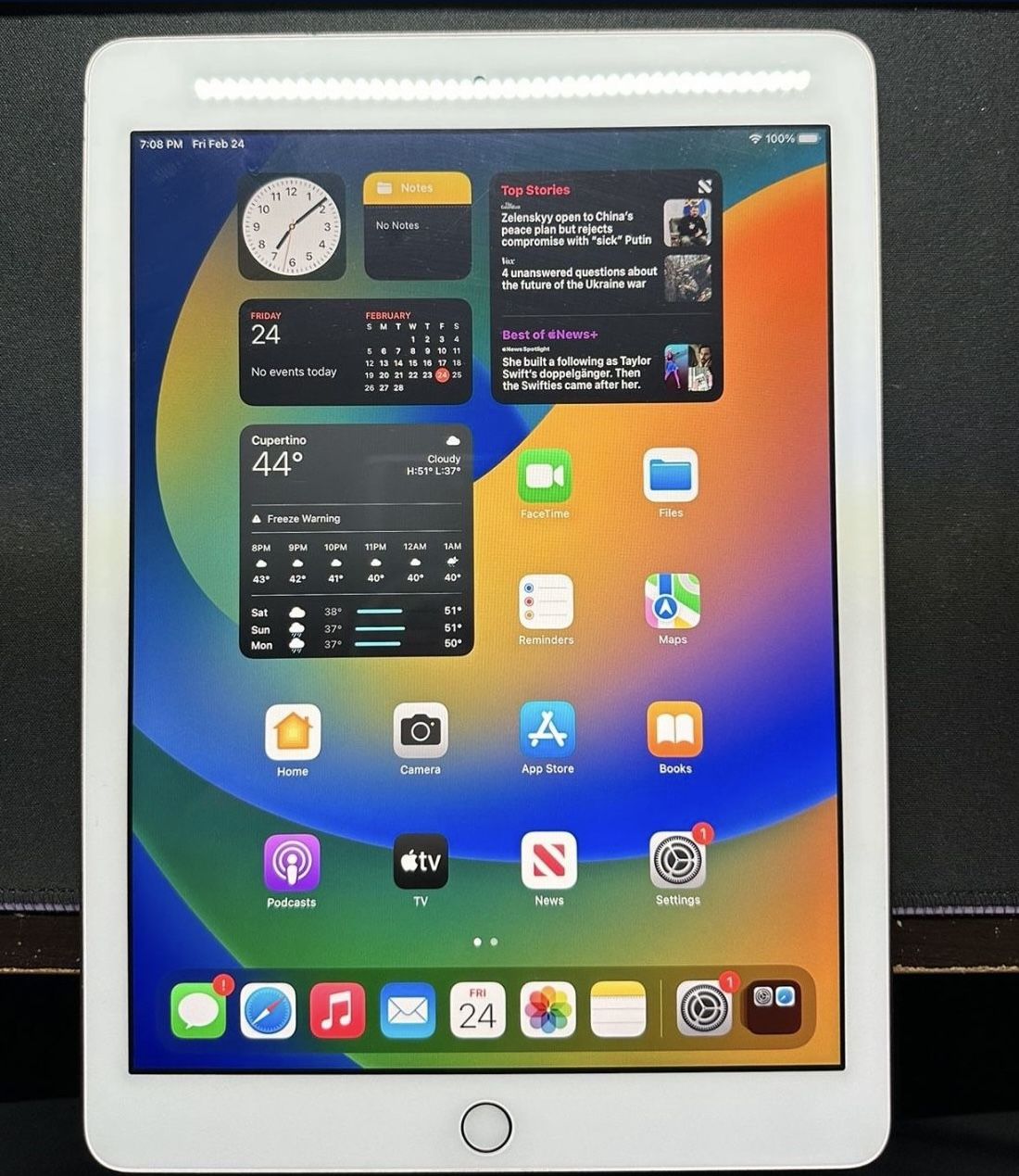 iPad 6th Generation (Rose Gold)