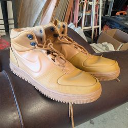 Nike Path Winter Wheat Size 10.5