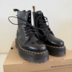 Dr. Martens Woman’s Size 7 NEW (never Used)