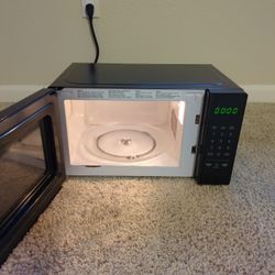 Amazon Basic Microwave