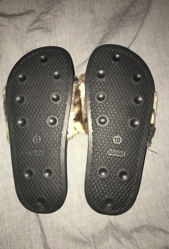 Sliders / sandals