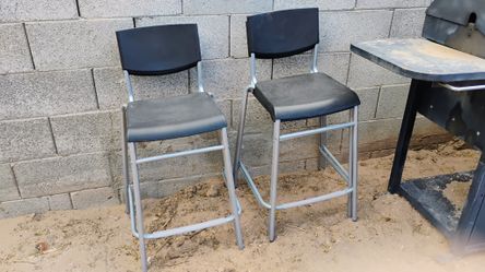4 Chairs