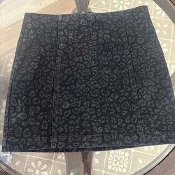Black Skirt 