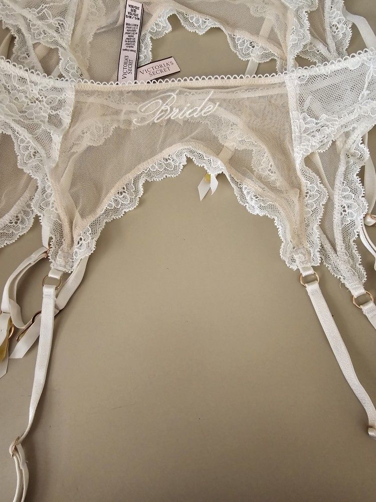 Getting Married ?  Bride Garters ( VICTORIA'S  SECRET) 