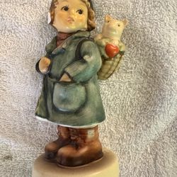 MJ HUMMEL GOEBEL FIGURINE "Lucky Friend"