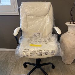 NEW PURSOFTLEATHER OFFICE CHAIR 