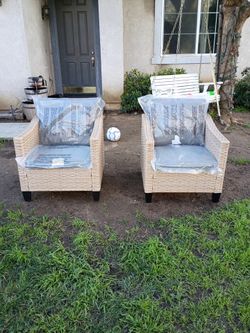 Brand new 4 peice patio beige set with blue cushions 🆕