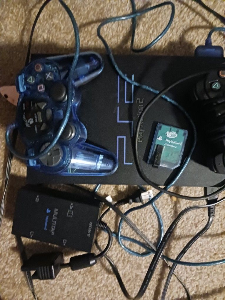 Playstation 2, 4 Games, 3 Controllers 