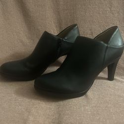 Women’s dress shoes 8 1/2