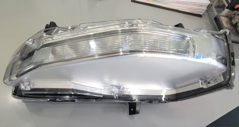 Ford Mustang Driver Fog Light / Fits 2018–2023 Ford Mustang- OEM Driver Side (Left) fog light