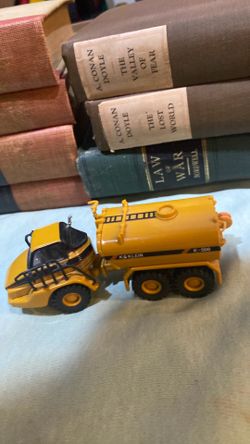 Model metal and plastic construction toy