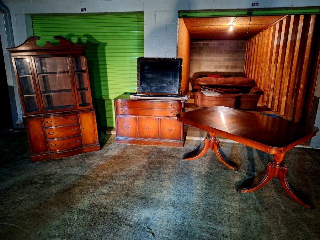 Duncan And Phyfe Antique Dinong Room Set With China Cabinet, Storage Cabinet, And Mirror