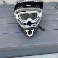 Men’s Dirt Bike Helmet