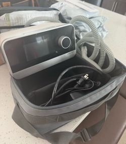 Resvent ibreeze auto CPAP machine with mask and tubing