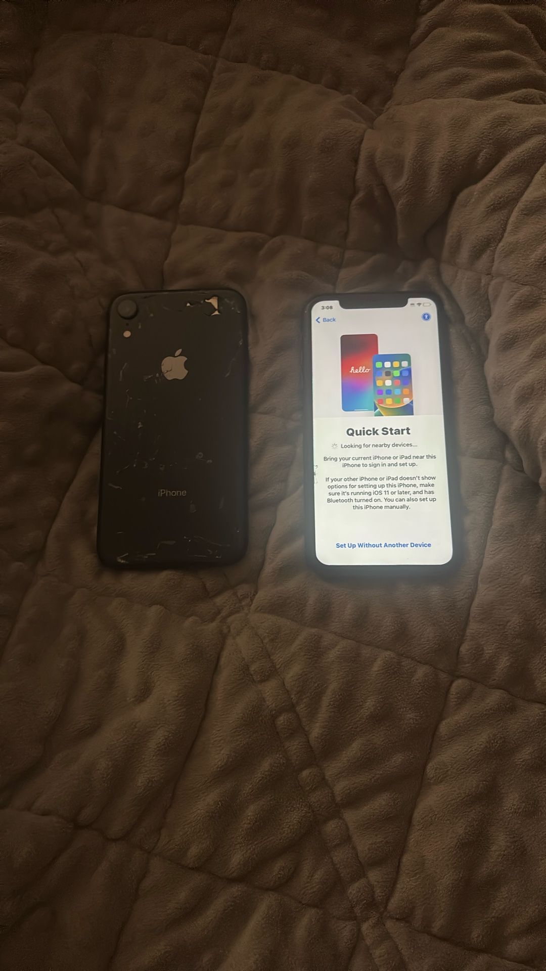 2 iPhone (one Is Broken)