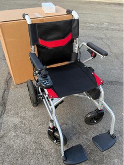 Lightweight electric wheelchair