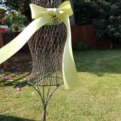Maternity Wire Form Baby Shower Decor