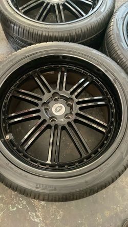 4 Rims Set 22” 5 Lug Land Rover Pirelli Tires