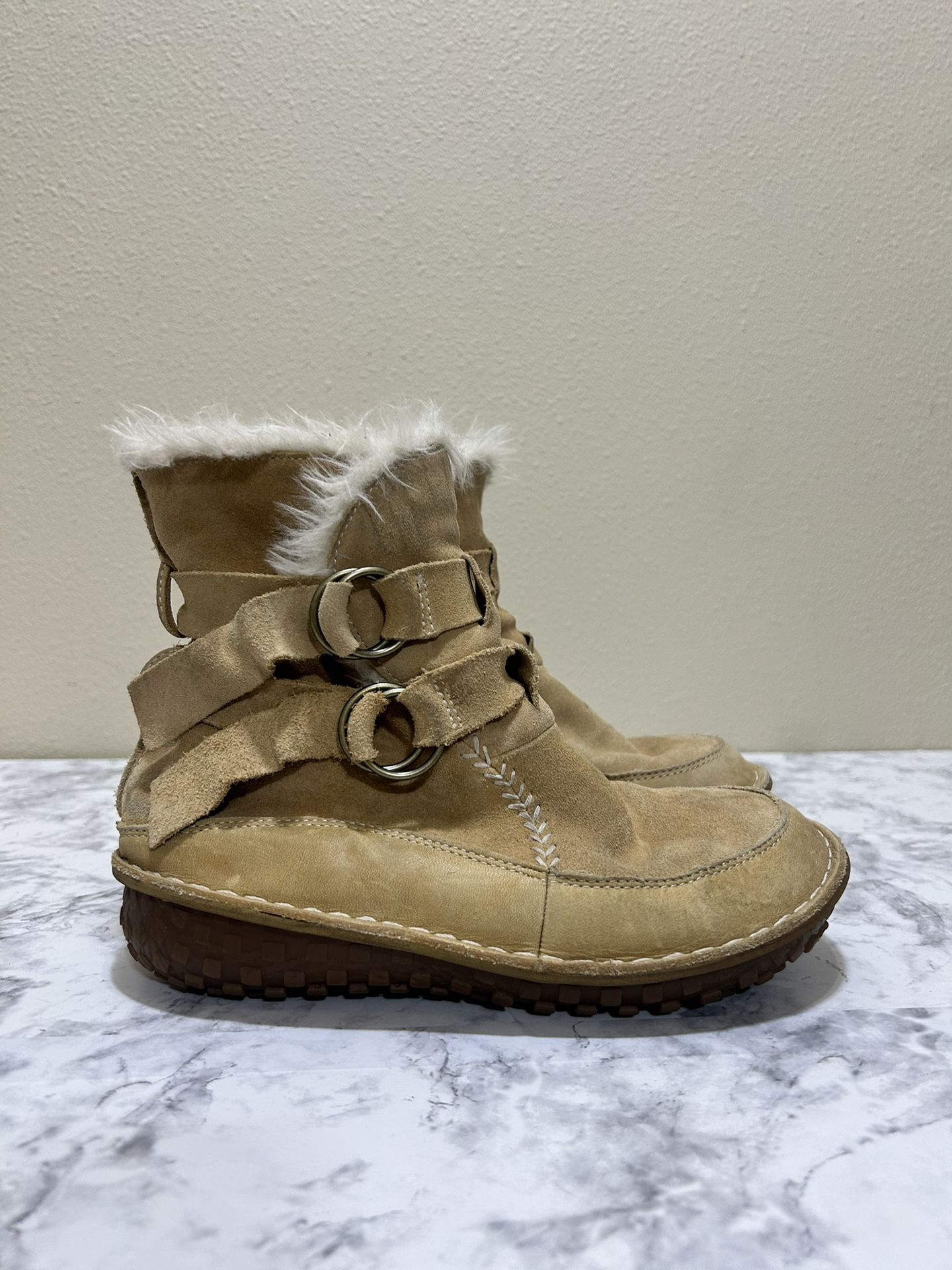 Sorel Tootega Thinsulate Insulation NL1460-261 Tan Suede Faux Boots 6.5 Lining