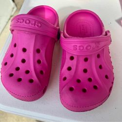 Toddler crocs