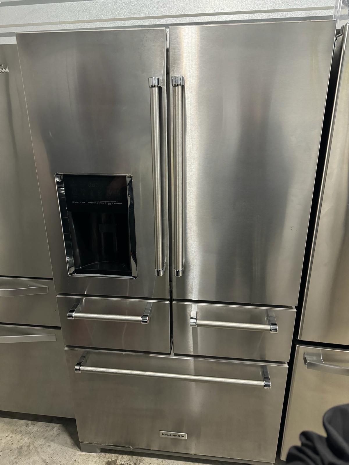 Kitchen aid stanless Steel Refrigerator/ DELIVERY AVAILABLE 