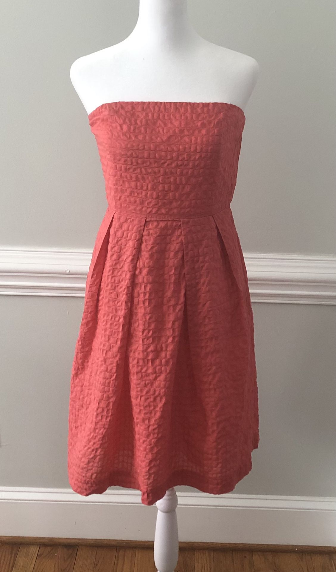Strapless Seersucker Sundress in Coral/Fruit Punch from JCrew (size 4)
