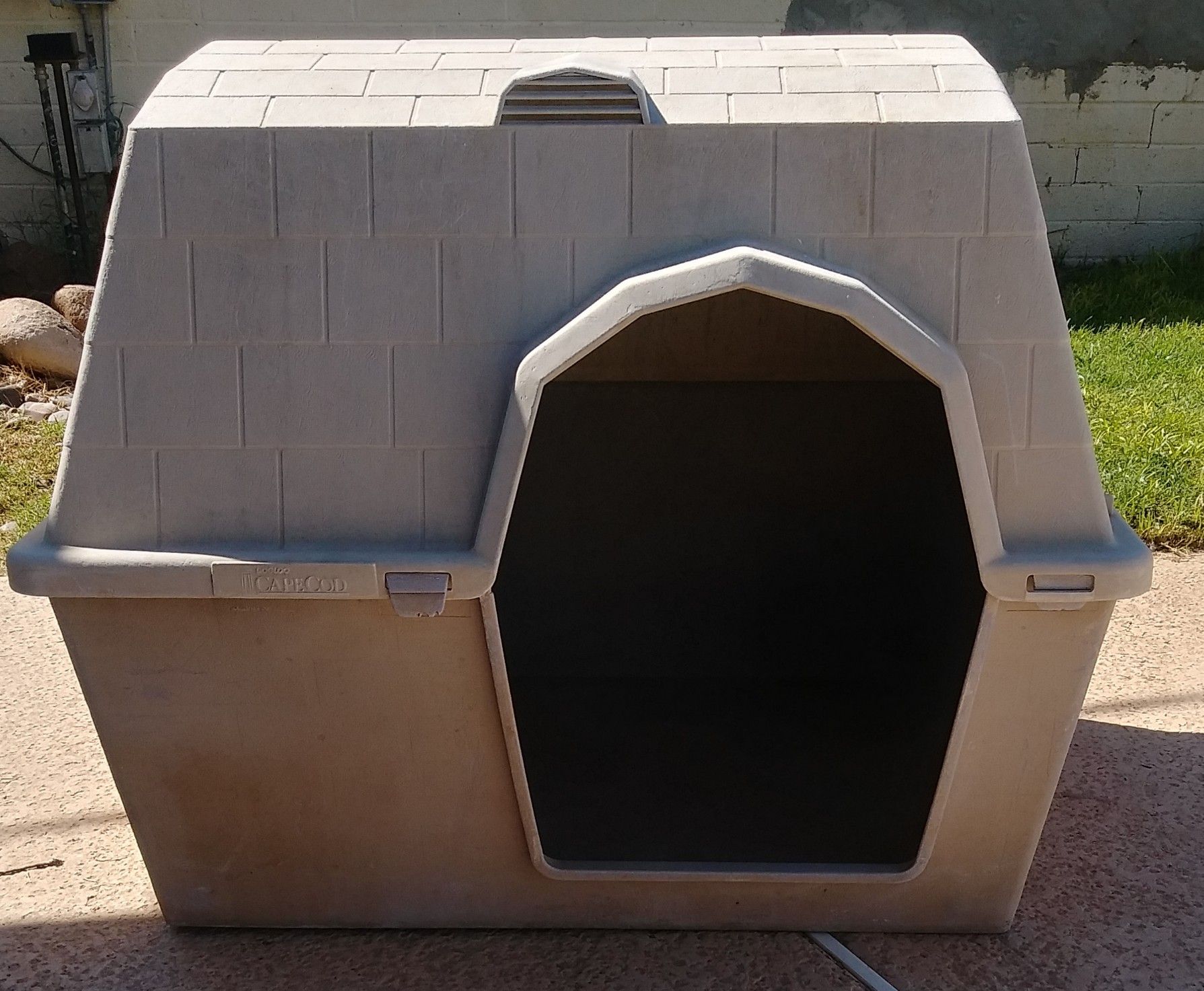 Capecod outdoor XL dog house