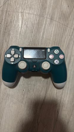 PlayStation 4 game controller, limited edition