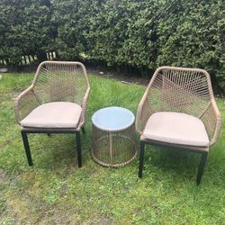 Outdoor Chairs $ Table 
