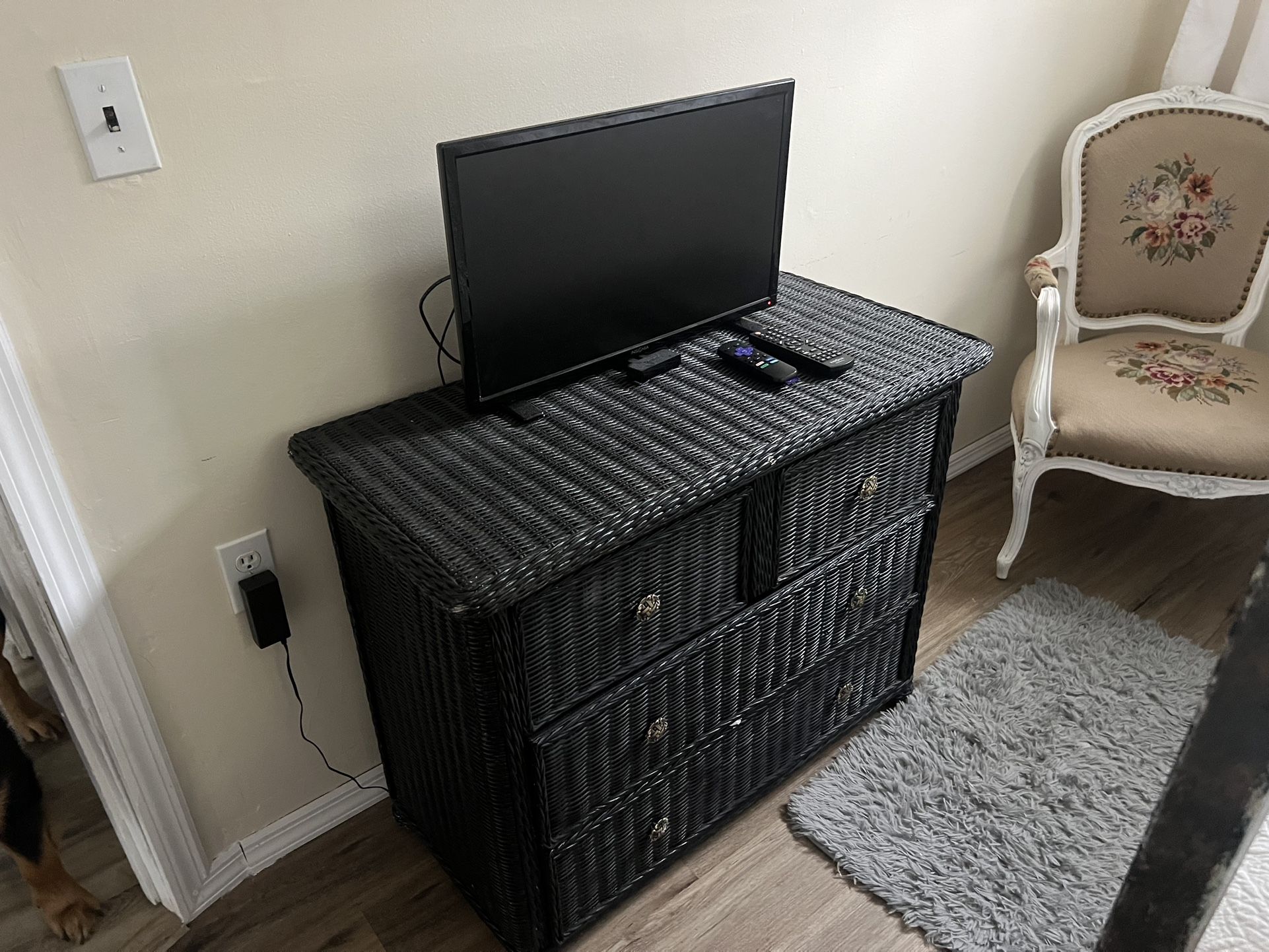 Wicker drawer