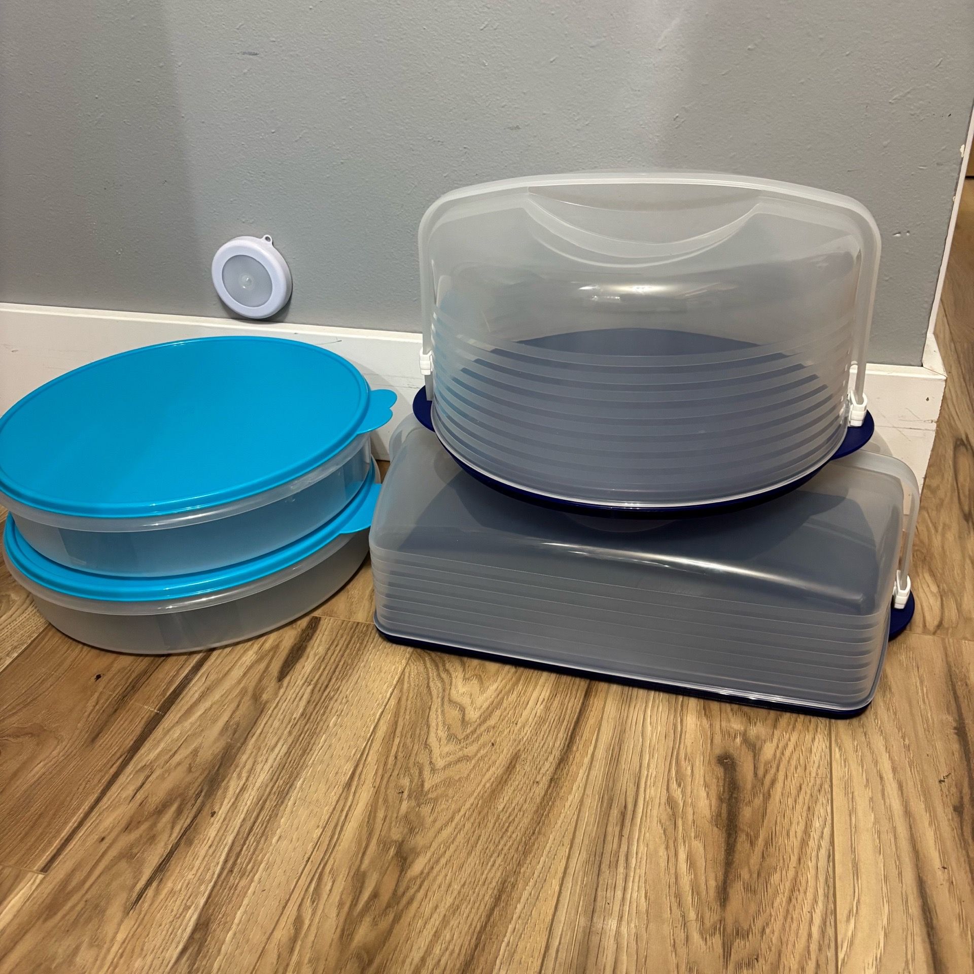 New Tupperware Cake Carriers