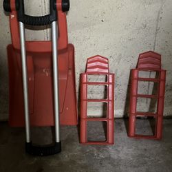 SPORTS CAR SNOW SHOVEL 