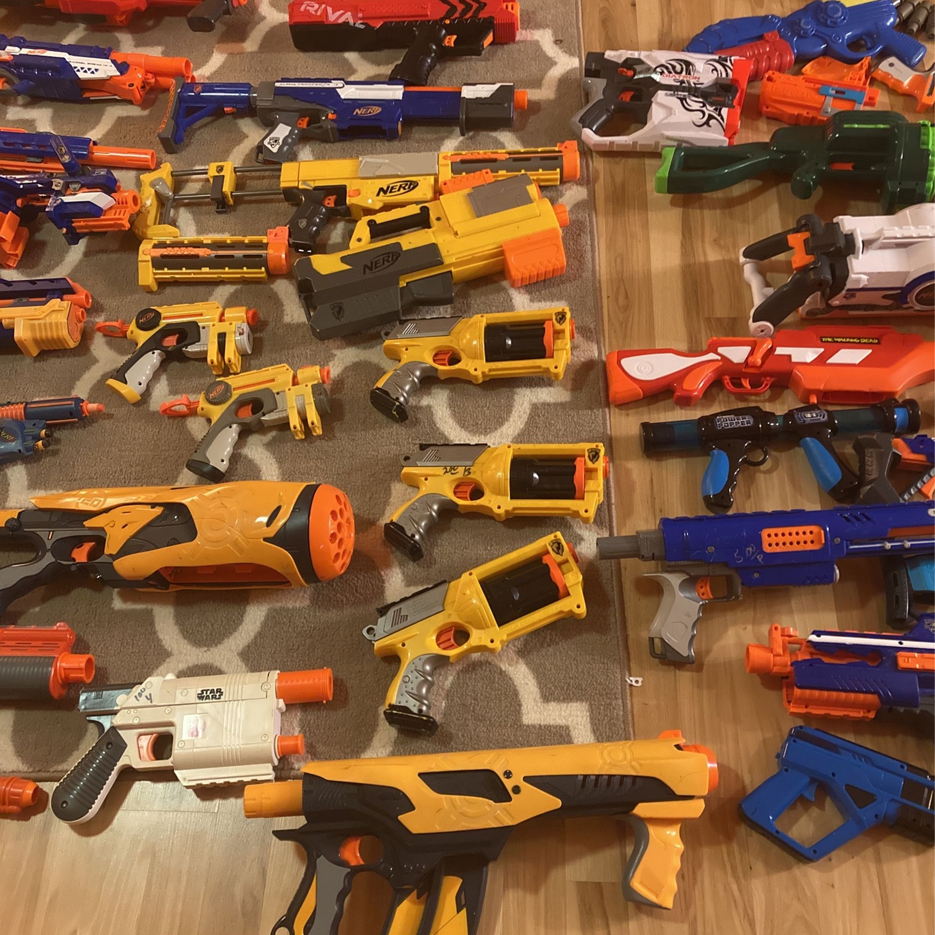 40 Toy Nerf Guns