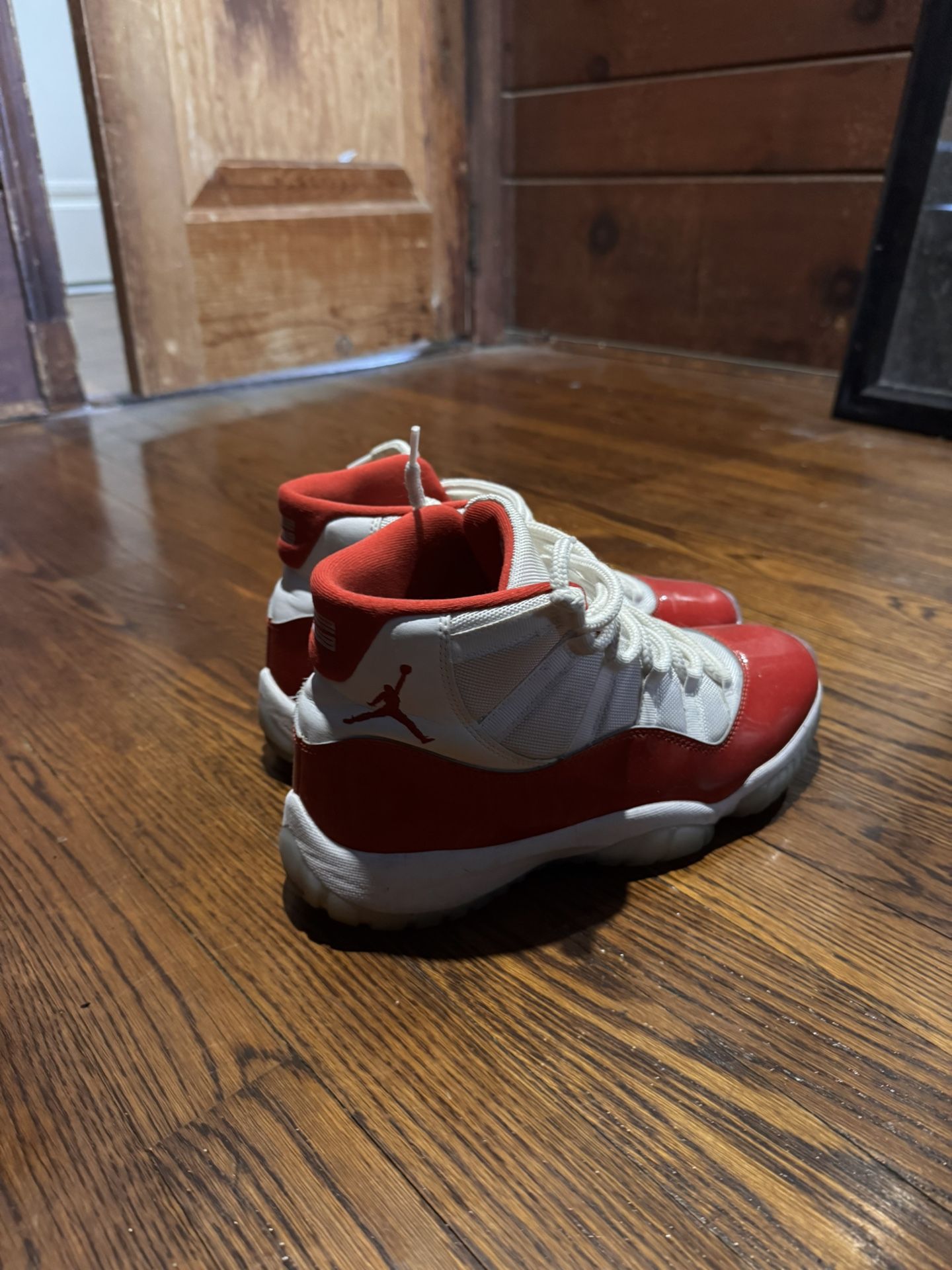 Air Jordan 11 Cherry Red Size 10.5