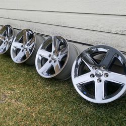 Se Vende (4) Rines Para DODGE / RAM (5x139.7 