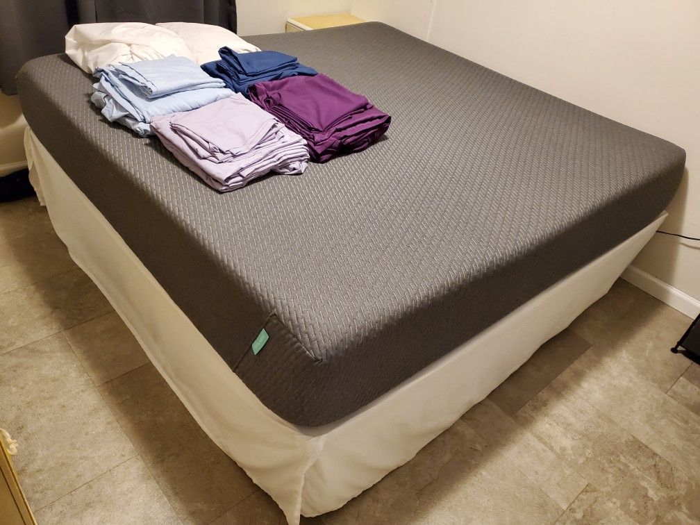 King Tuft & Needle Mint Mattress, with Zinus Foundation and Sheets