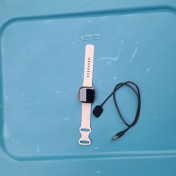 Fitbit Sense Advanced Smartwatch con herramientas para la salud del corazón, manejo del estrés y tendencias de temperatura de la piel, blanco/dorado, 