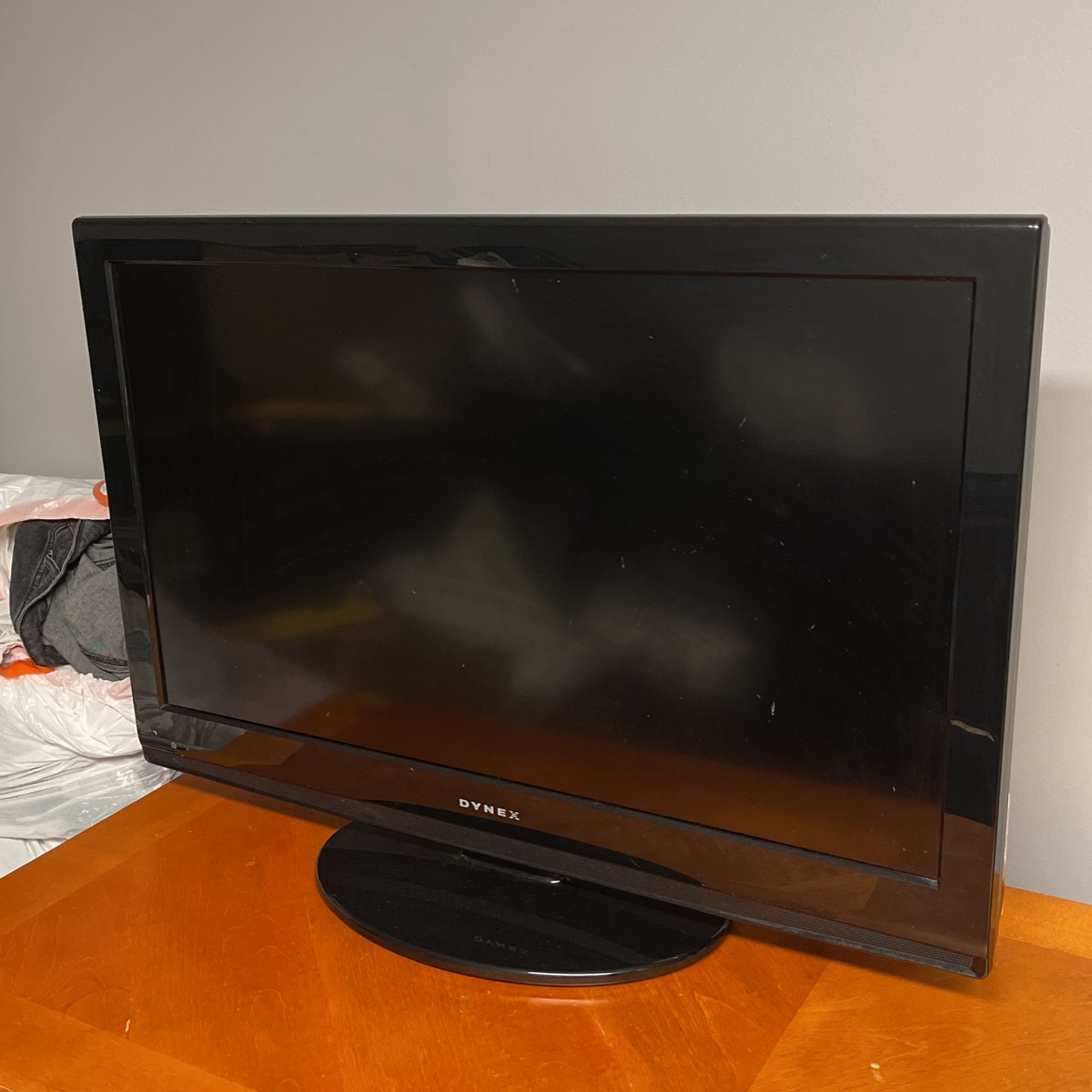 32 inch HDTV (720p) (no Remote)