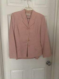 New Light pink business suit, size 4p