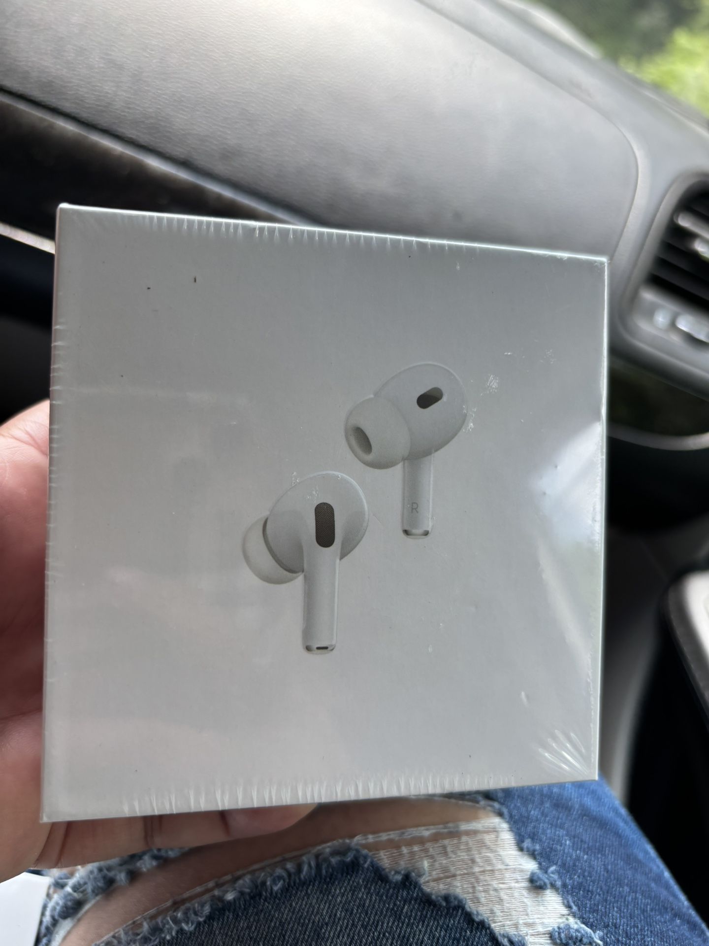 Brand New 2nd Gen Earphones With Magnetic Charging Case