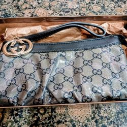 Gucci Wristlet 